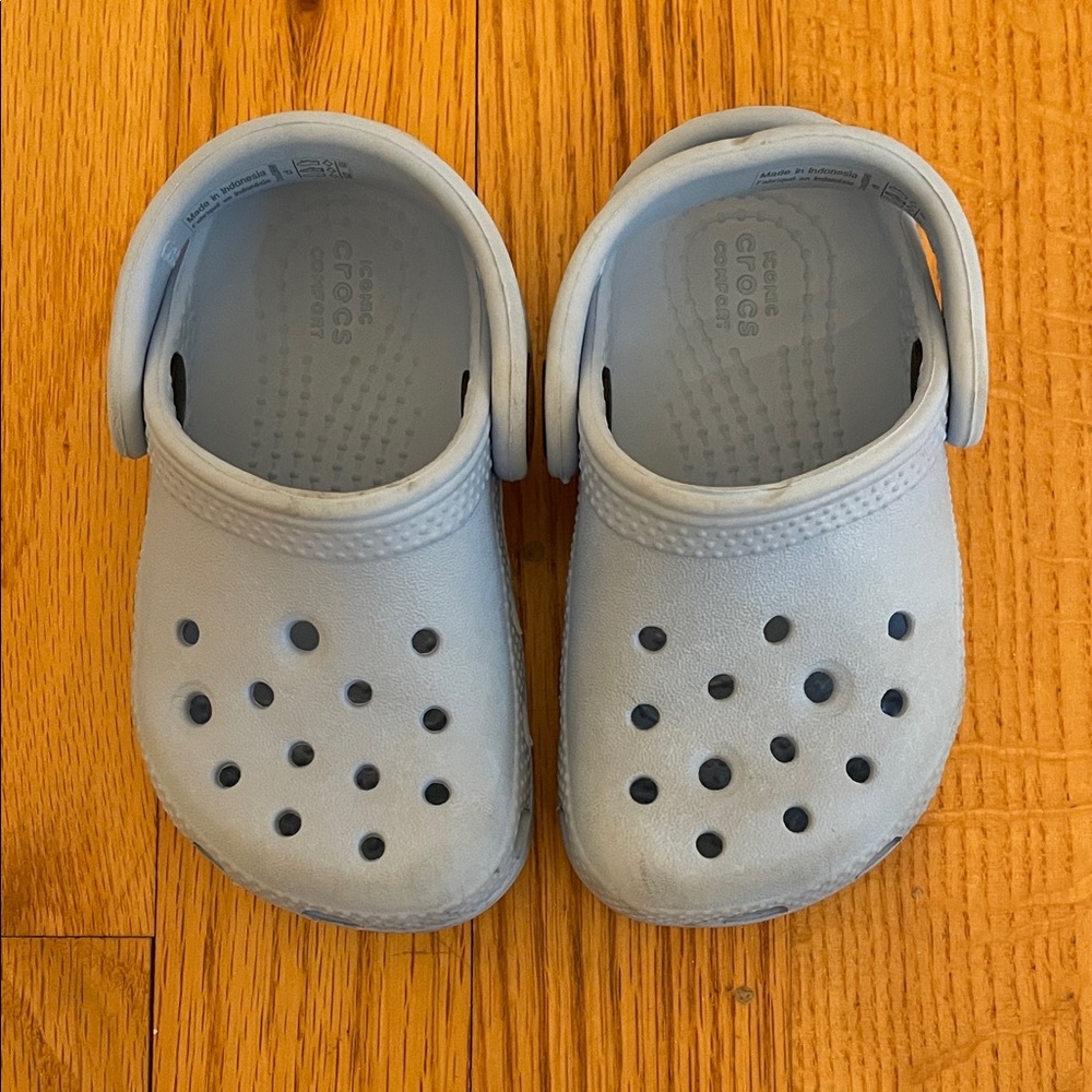 CROCS Toddler Light Blue Clogs | size: 5